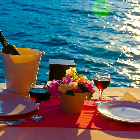 Dinc מלון בוזבורון